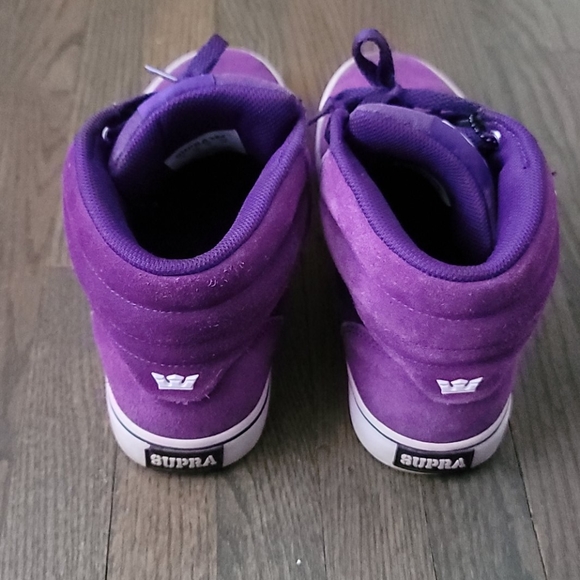 Shoes - Picture 3 of 4